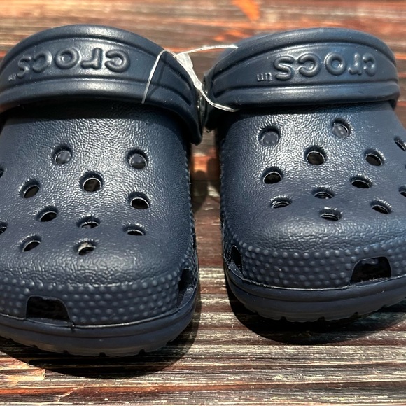 Crocs infant size 2-3 New - Picture 8 of 8